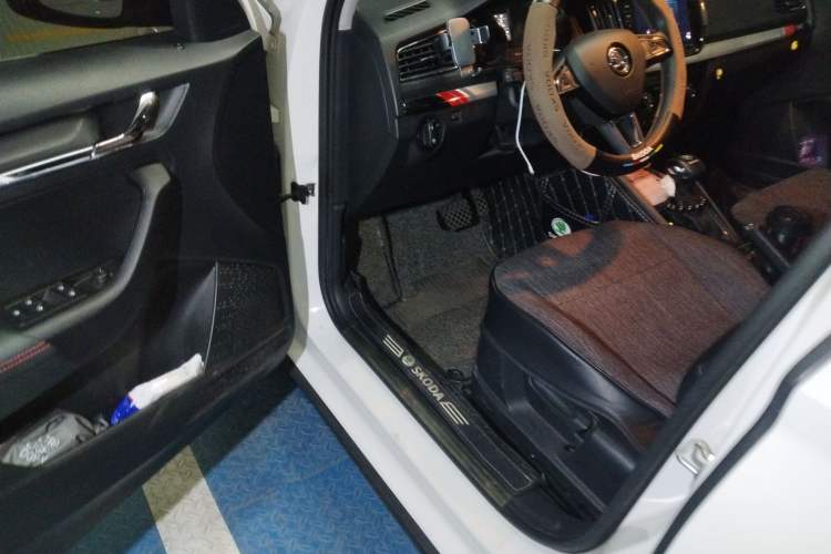 Used Skoda Kamiq 2020 GT 1.5L Automatic Flagship Model China VI Standard Driver Seat