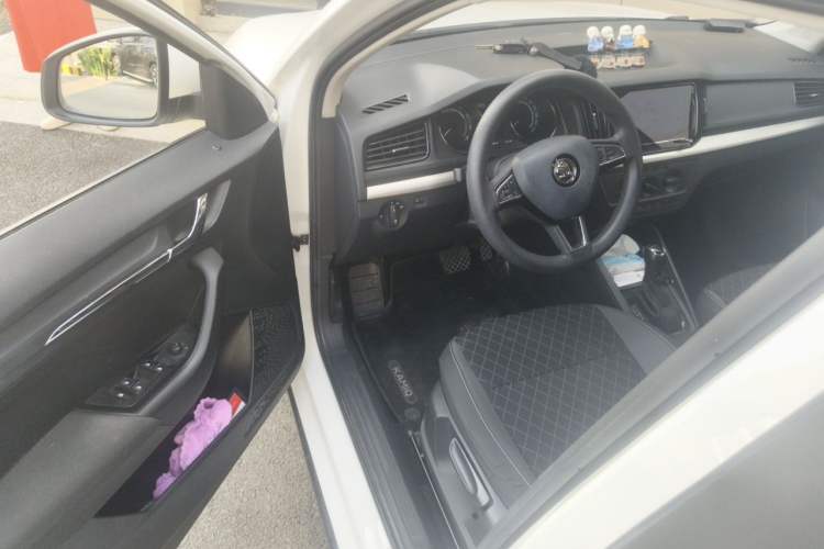 Used Skoda Kamiq 2020 1.5L Automatic Standard Edition Driver Seat