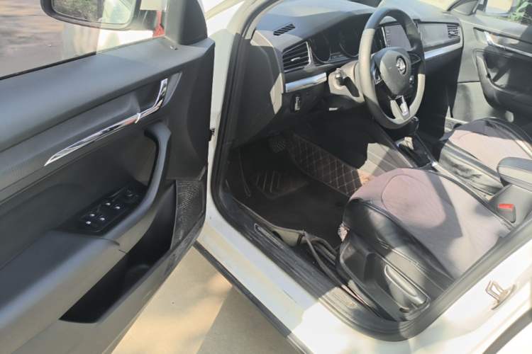 Used Skoda Kamiq 2020 1.5L Automatic Standard Edition Driver Seat