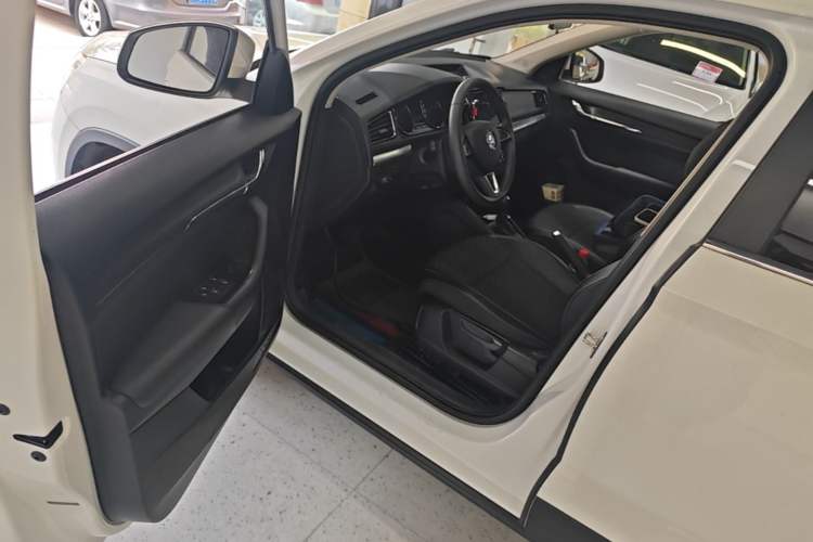 Used Skoda Kamiq 2020 1.5L Automatic Comfort Edition Driver Seat