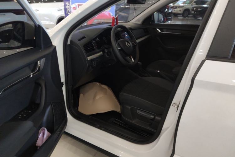 Used Skoda Kamiq 2020 1.5L Automatic Comfort Edition Driver Seat