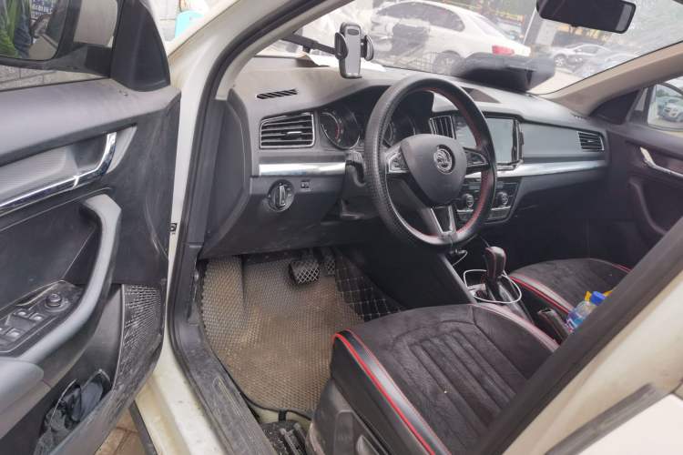 Used Skoda Kamiq 2020 1.5L Automatic Comfort Edition Driver Seat