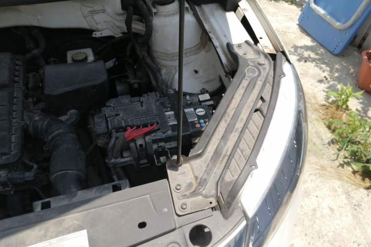 Used Skoda Kamiq 2020 1.5L Automatic Comfort Edition Engine Bay Left