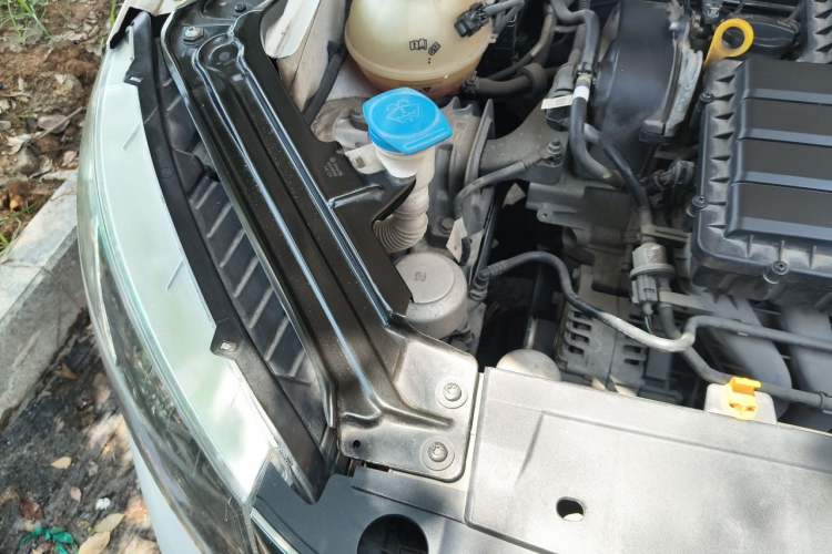 Used Skoda Kamiq 2020 1.5L Automatic Standard Edition Engine Bay Right