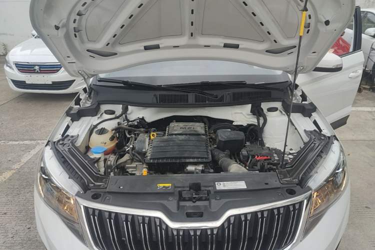 Used Skoda Kamiq 2020 1.5L Automatic Comfort Edition Engine Bay