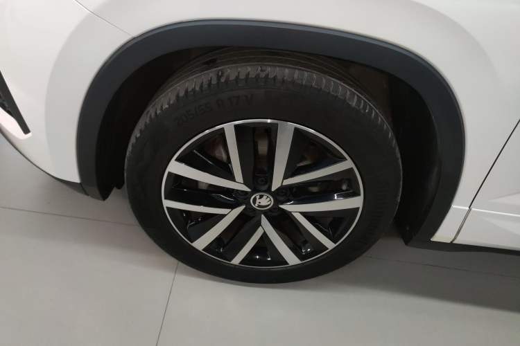 Used Skoda Kamiq 2020 GT 1.5L Automatic Comfort Edition China VI Standard Exterior 4