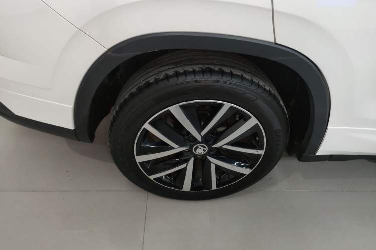 Used Skoda Kamiq 2020 GT 1.5L Automatic Comfort Edition China VI Standard Exterior 5
