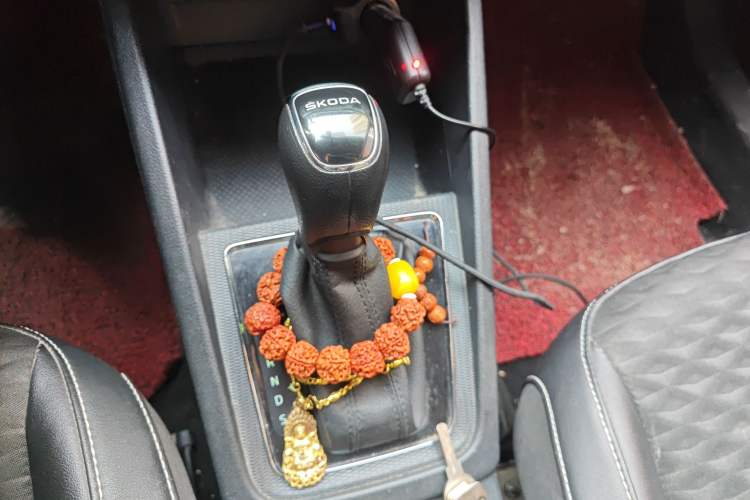 Used Skoda Kamiq 2020 1.5L Automatic Comfort Edition Gear Lever