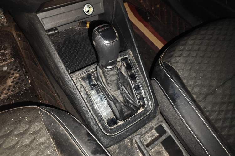 Used Skoda Kamiq 2020 1.5L Automatic Comfort Edition Gear Lever