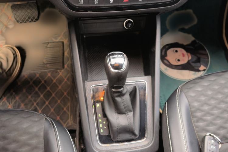 Used Skoda Kamiq 2020 1.5L Automatic Comfort Edition Gear Lever