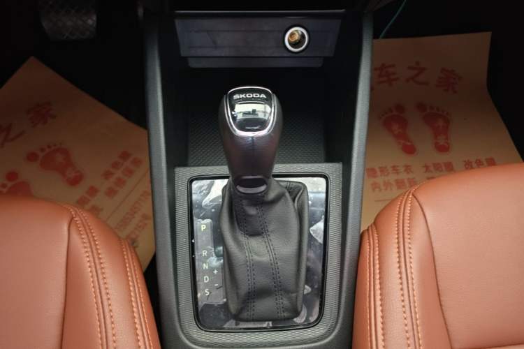 Used Skoda Kamiq 2020 1.5L Automatic Standard Edition Gear Lever