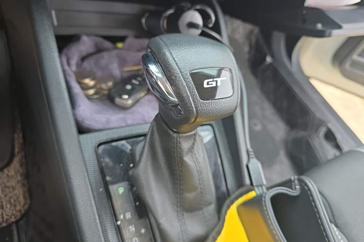 Used Skoda Kamiq 2020 GT TSI 230 DSG Comfort Edition China VI standard Gear Lever