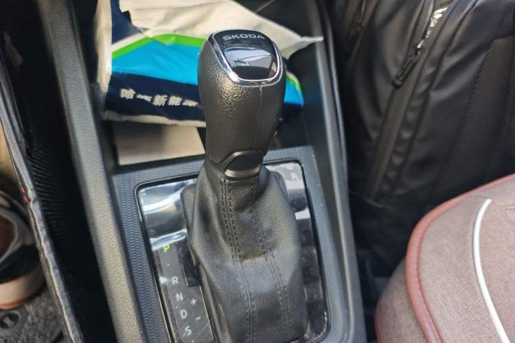 Used Skoda Kamiq 2020 1.5L Automatic Standard Edition Gear Lever