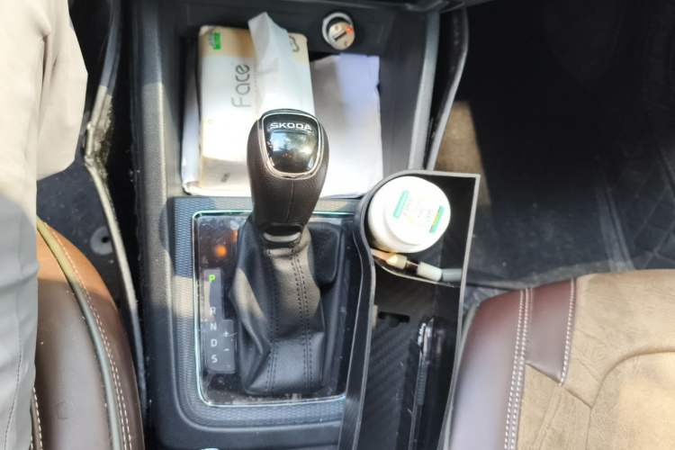 Used Skoda Kamiq 2020 1.5L Automatic Comfort Edition Gear Lever