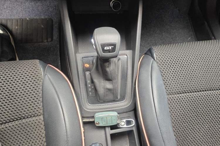 Used Skoda Kamiq 2020 Facelifted GT TSI 230 DSG Flagship Edition China VI Standard Gear Lever