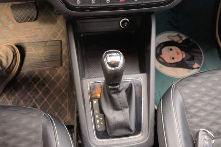Used Skoda Kamiq 2020 1.5L Automatic Comfort Edition Gear Lever