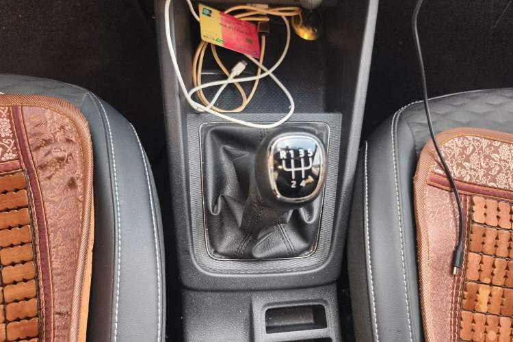 Used Skoda Kamiq 2020 1.5L Manual Comfort Edition Gear Lever