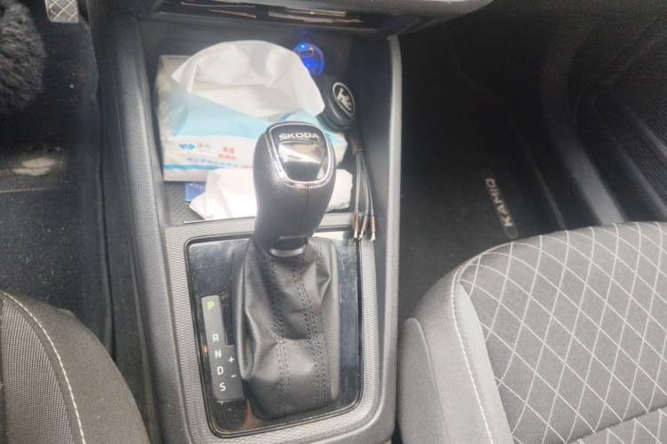 Used Skoda Kamiq 2020 1.5L Automatic Standard Edition Gear Lever