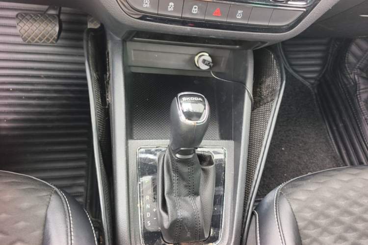 Used Skoda Kamiq 2020 1.5L Automatic Comfort Edition Gear Lever