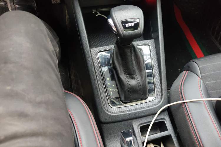 Used Skoda Kamiq 2020 Facelifted GT TSI 230 DSG Comfort Edition China VI Standard Gear Lever