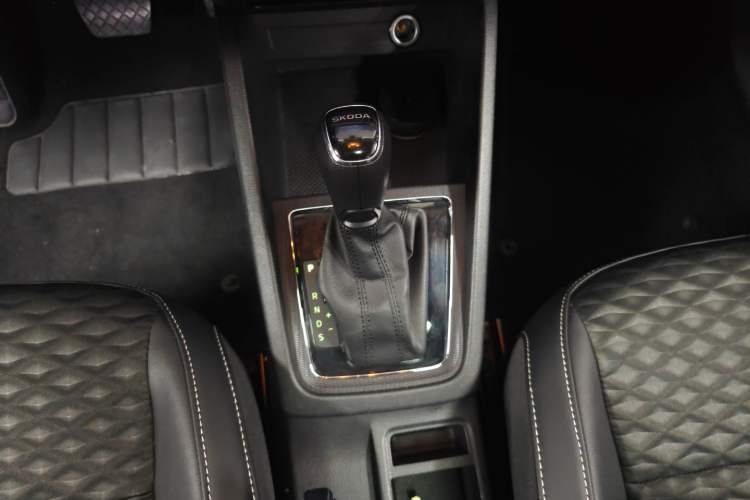 Used Skoda Kamiq 2020 1.5L Automatic Comfort Edition Gear Lever