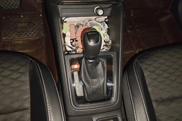Used Skoda Kamiq 2020 1.5L Automatic Comfort Edition Gear Lever