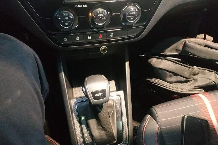 Used Skoda Kamiq 2020 GT 1.5L Automatic Flagship Model China VI Standard Gear Lever