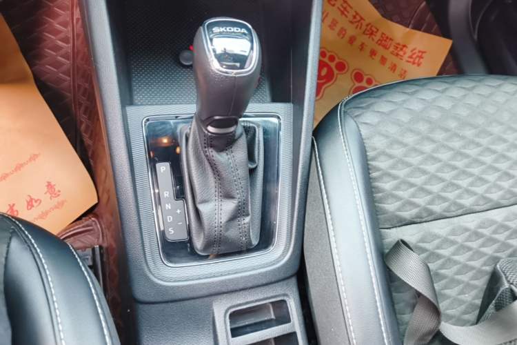 Used Skoda Kamiq 2020 1.5L Automatic Comfort Edition Gear Lever