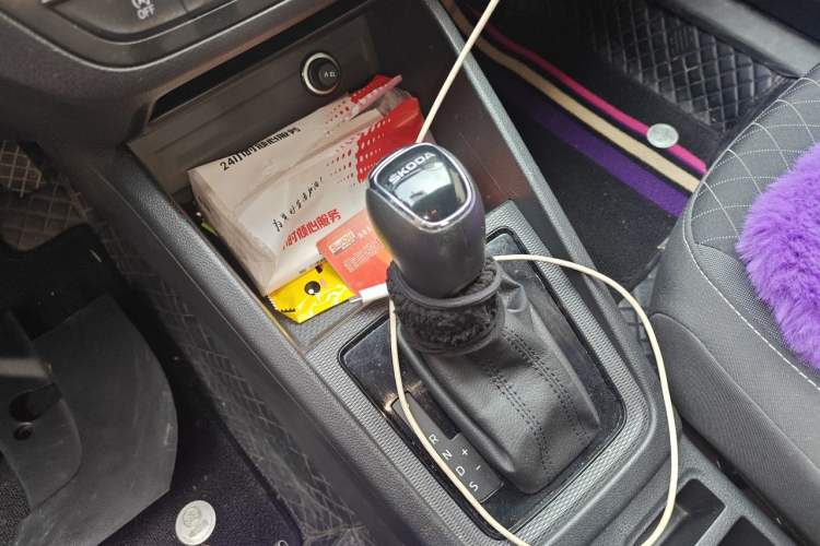 Used Skoda Kamiq 2020 1.5L Automatic Standard Edition Gear Lever