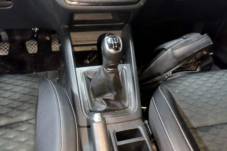 Used Skoda Kamiq 2020 1.5L Manual Comfort Edition Gear Lever