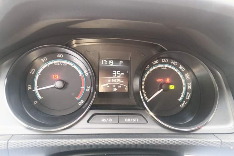 Used Skoda Kamiq 2020 1.5L Automatic Standard Edition Instrument Cluster