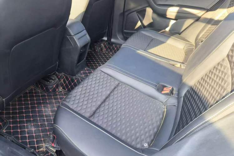 Used Skoda Kamiq 2020 1.5L Automatic Comfort Edition Interior 1