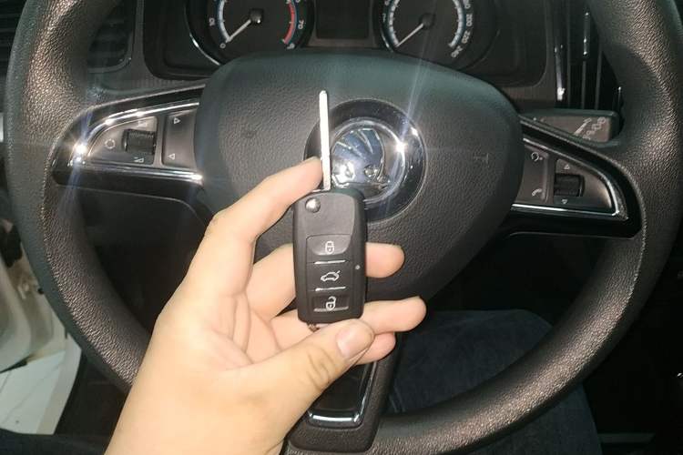 Used Skoda Kamiq 2020 1.5L Automatic Standard Edition Interior 1