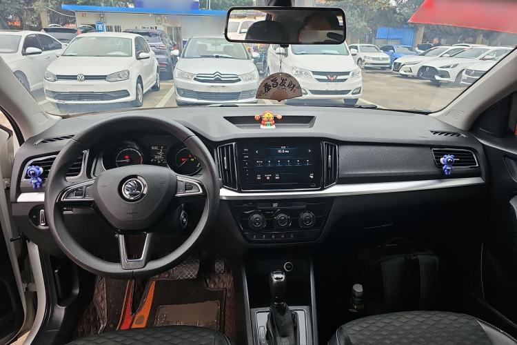Used Skoda Kamiq 2020 1.5L Automatic Comfort Edition Interior 2