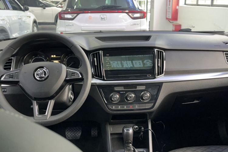 Used Skoda Kamiq 2020 1.5L Automatic Comfort Edition Interior 2