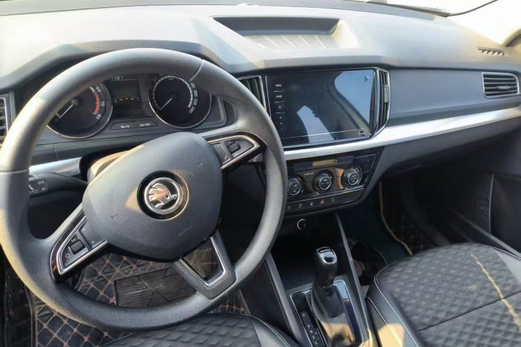 Used Skoda Kamiq 2020 1.5L Automatic Comfort Edition Interior 3