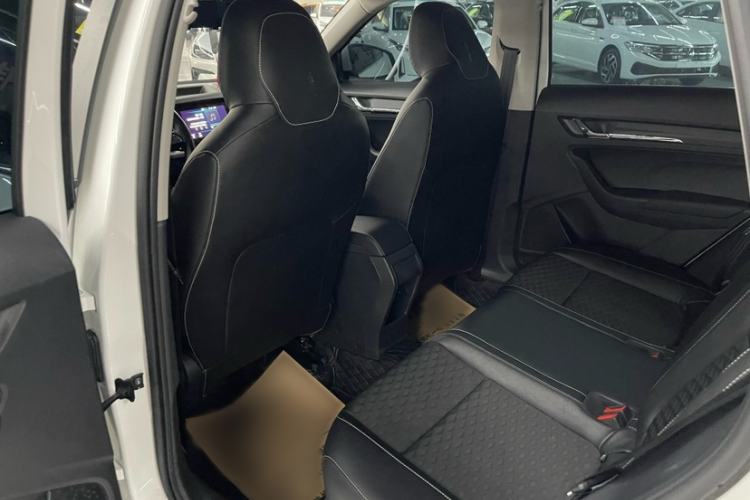 Used Skoda Kamiq 2020 1.5L Automatic Comfort Edition Interior 3