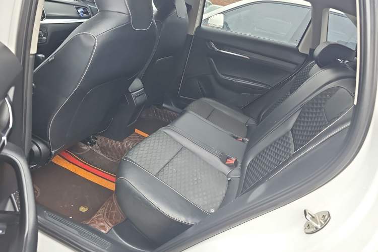 Used Skoda Kamiq 2020 1.5L Automatic Comfort Edition Interior 4