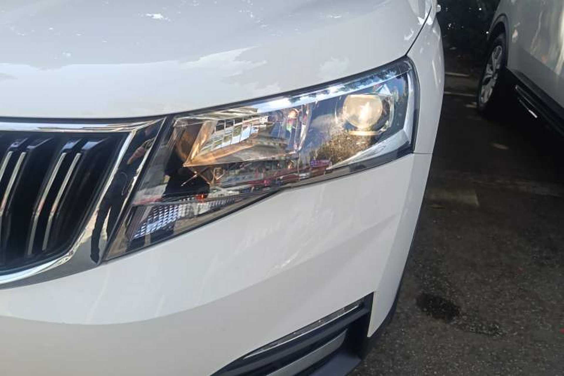 Used Skoda Kamiq 2020 1.5L Automatic Comfort Edition Left Front Headlight