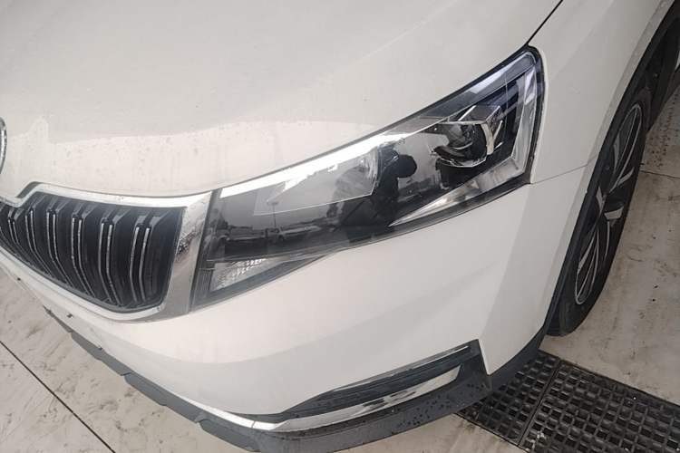 Used Skoda Kamiq 2020 1.5L Automatic Comfort Edition Left Front Headlight