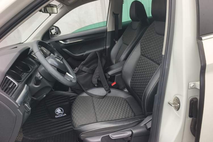Used Skoda Kamiq 2020 1.5L Automatic Comfort Edition Left Front Seat