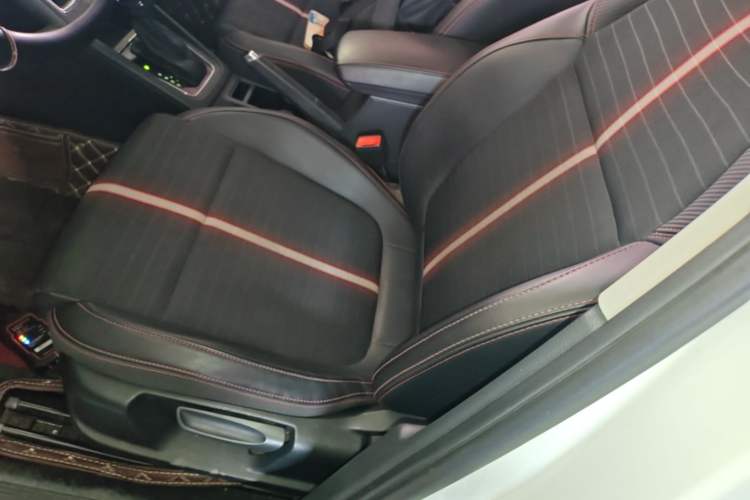 Used Skoda Kamiq 2020 Facelifted GT TSI 230 DSG Flagship Edition China VI Standard Left Front Seat