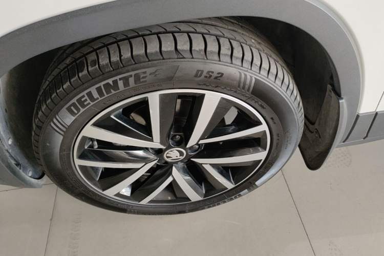 Used Skoda Kamiq 2020 1.5L Automatic Comfort Edition Left Front Wheel Hub