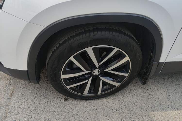 Used Skoda Kamiq 2020 1.5L Automatic Comfort Edition Left Front Wheel Hub