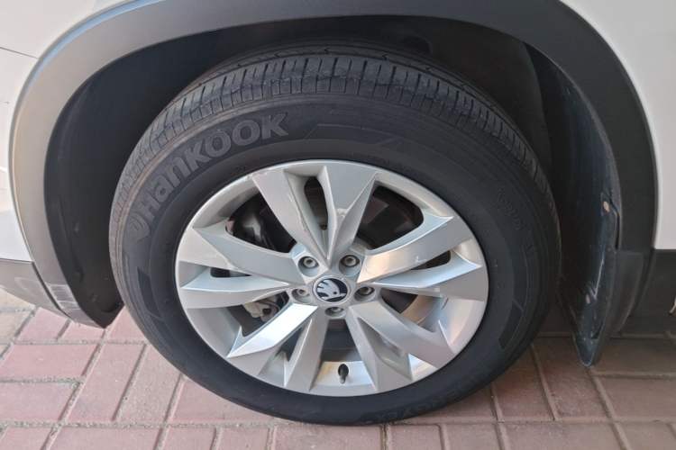 Used Skoda Kamiq 2020 1.5L Automatic Standard Edition Left Front Wheel Hub