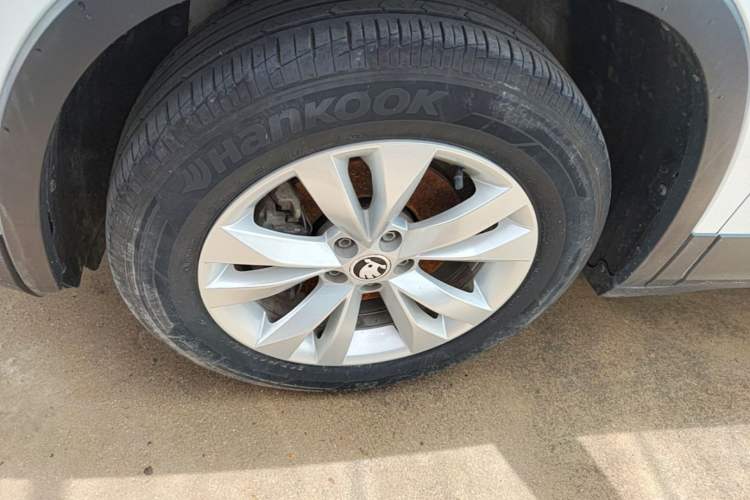 Used Skoda Kamiq 2020 1.5L Automatic Standard Edition Left Front Wheel Hub