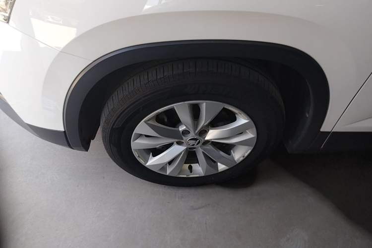 Used Skoda Kamiq 2020 1.5L Automatic Standard Edition Left Front Wheel Hub