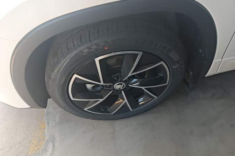 Used Skoda Kamiq 2020 Facelifted GT TSI 230 DSG Flagship Edition China VI Standard Left Front Wheel Hub