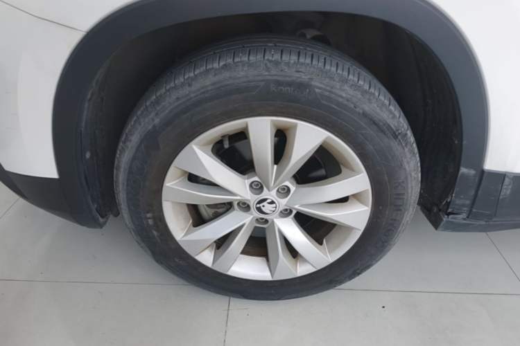 Used Skoda Kamiq 2020 1.5L Manual Standard Edition Left Front Wheel Hub