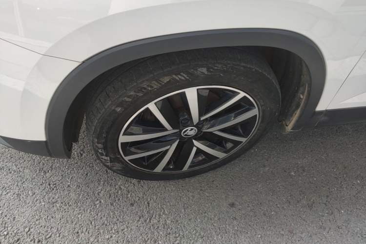 Used Skoda Kamiq 2020 1.5L Automatic Comfort Edition Left Front Wheel Hub